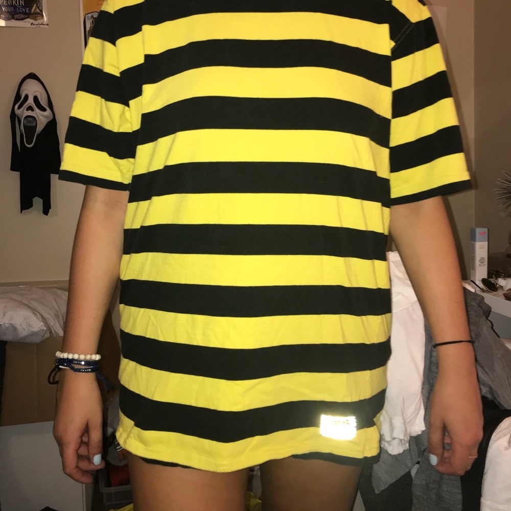 Stussy yellow and black long t-shirt